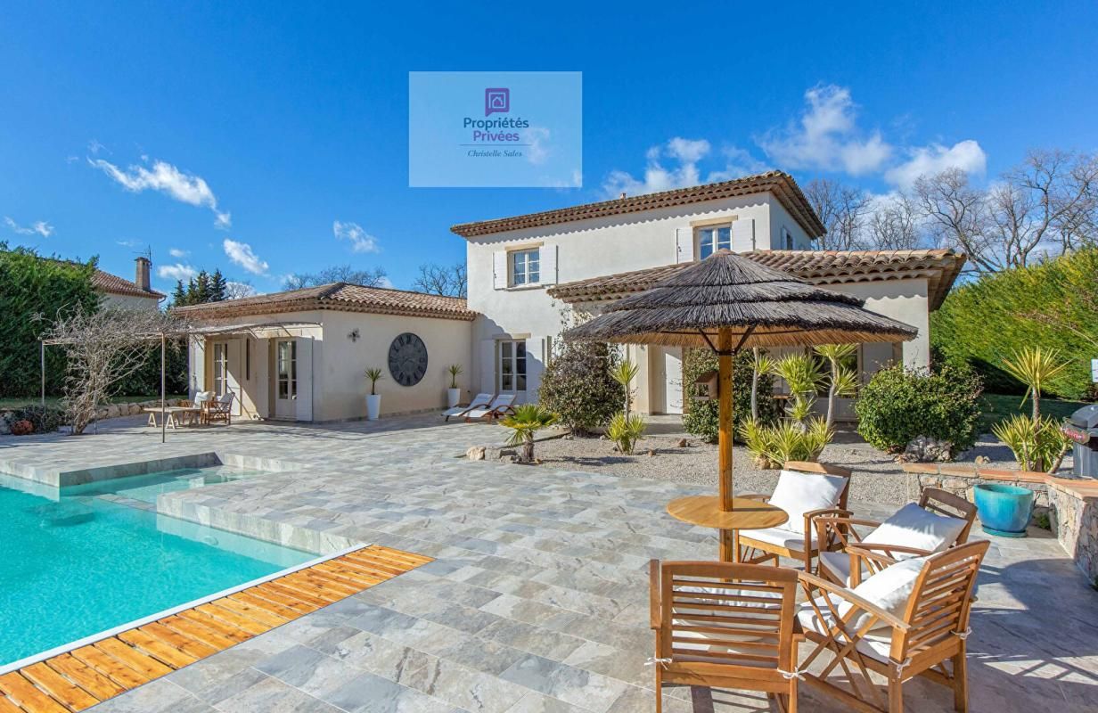 Maison contemporaine 250 m² avec piscine Callian / Montauroux Calme absolu
