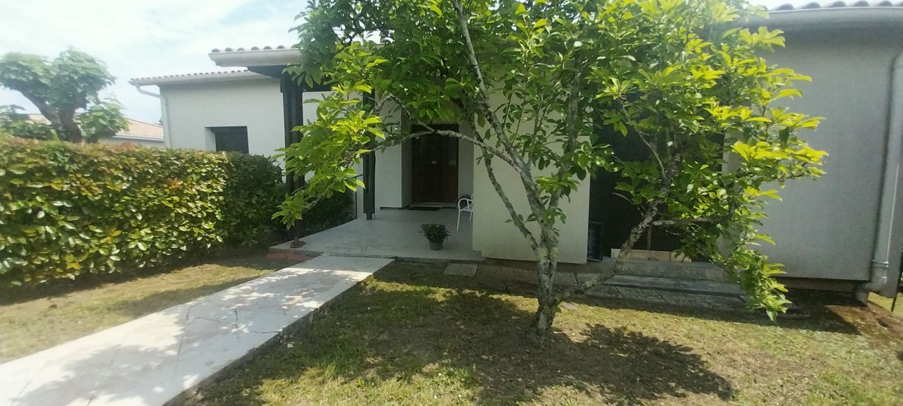 FOULAYRONNES Foulayronnes 47510 Maison 6 pièce(s) 185 m2 2