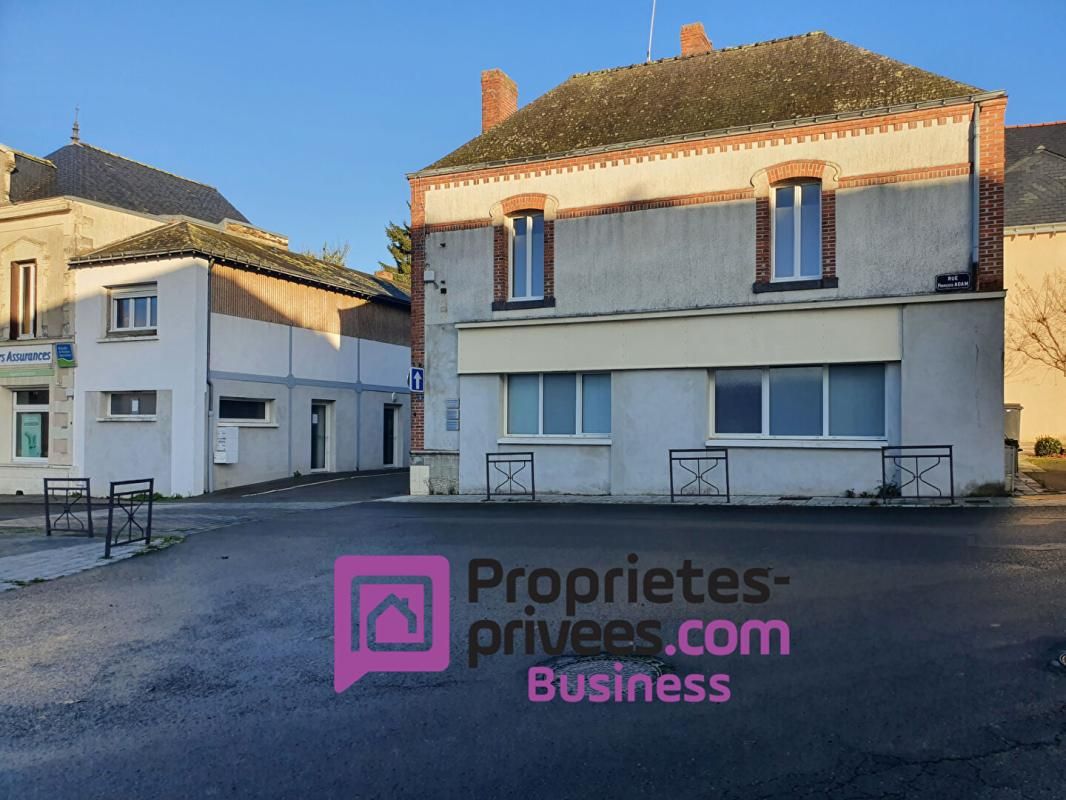 OMBREE D ANJOU - MURS COMMERCIAUX LOUES  210 m²
