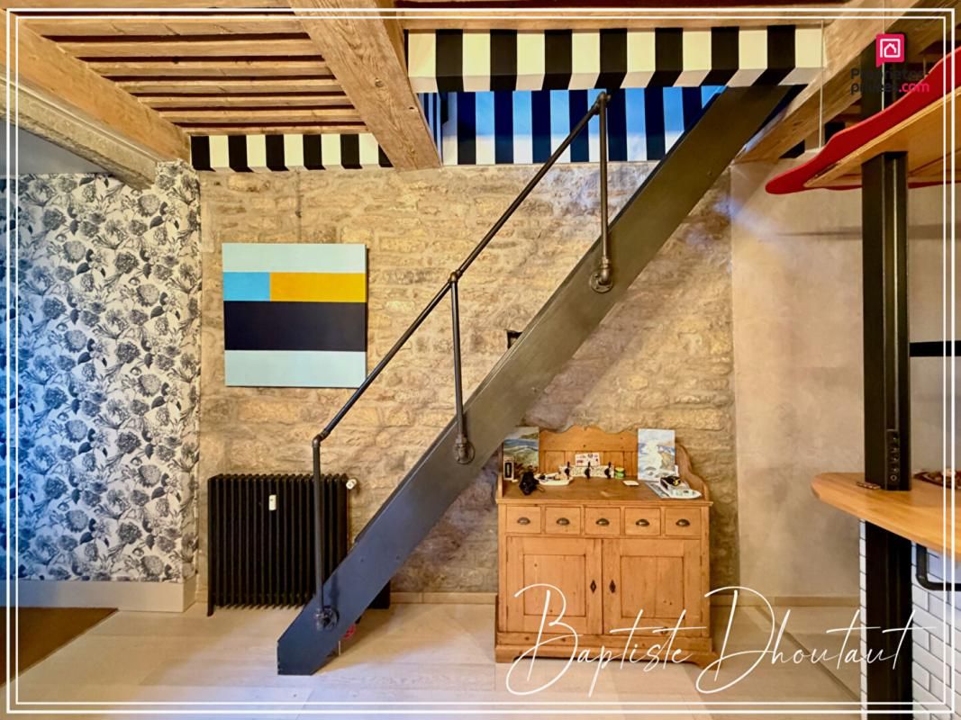BESANCON Appartement d'exception, Duplex d'artiste en hypercentre de Besançon 2