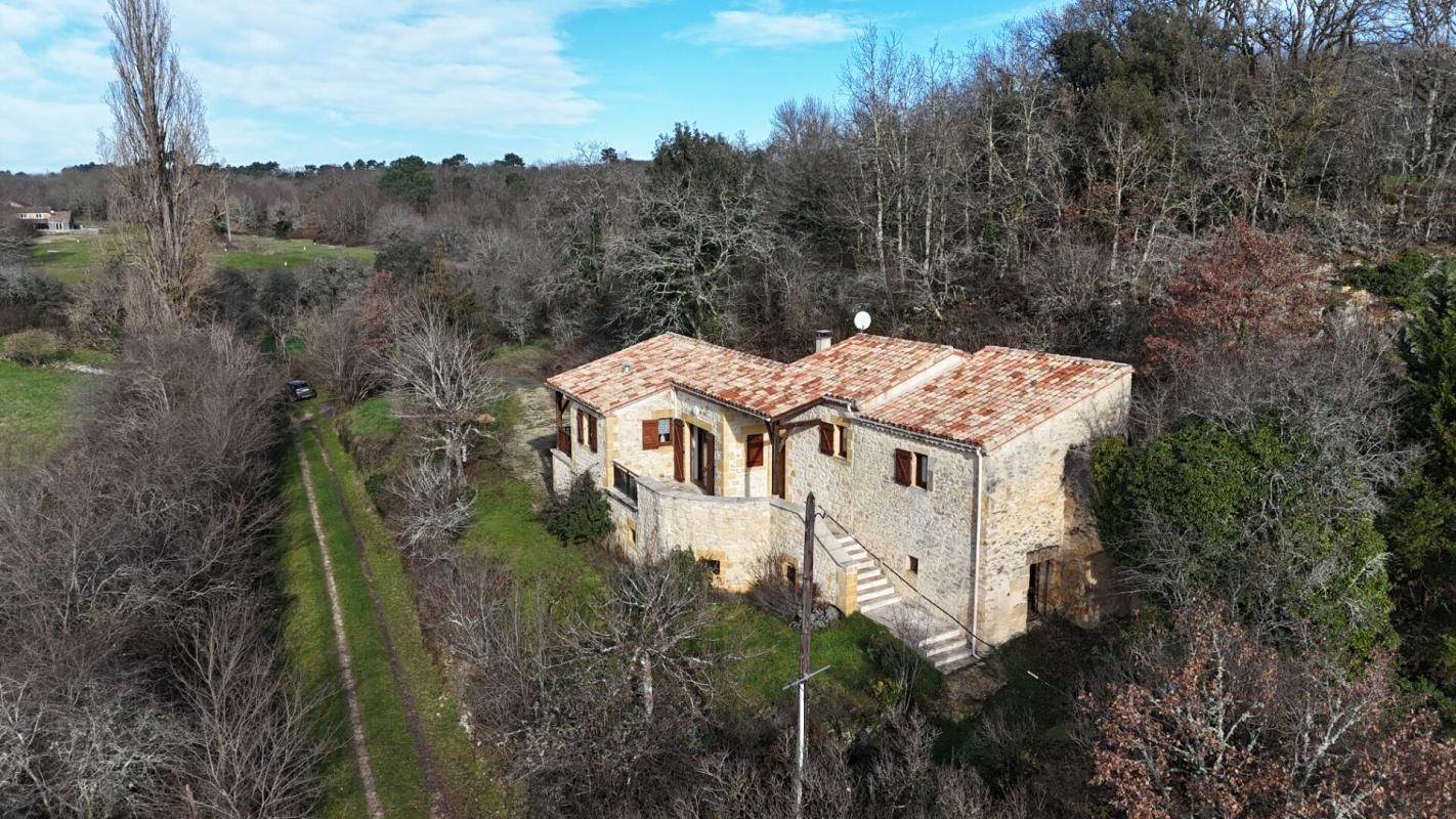 BIRON Maison en pierre avec belle vue 2