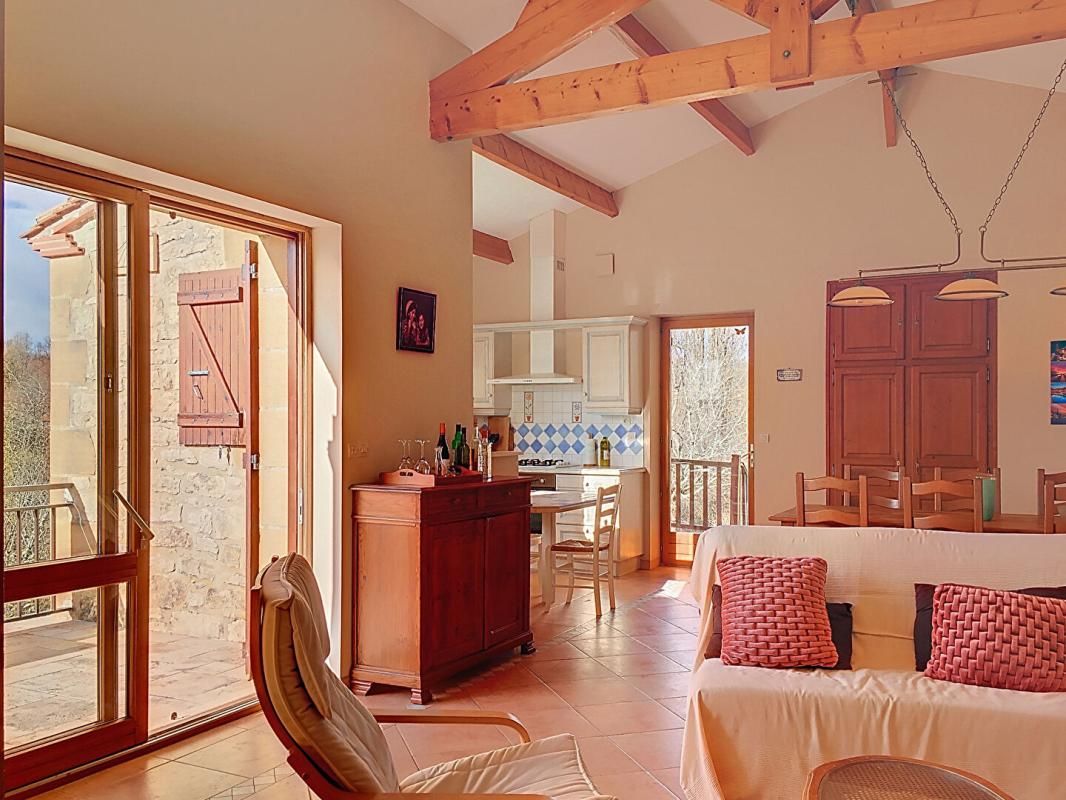 BIRON Maison en pierre avec belle vue 4