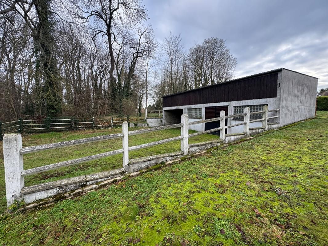 SALOUEL EXCEPTIONNEL et RARE! Terrain de 20232m2 dont 1000m2 constructibles aux portes d'Amiens 2