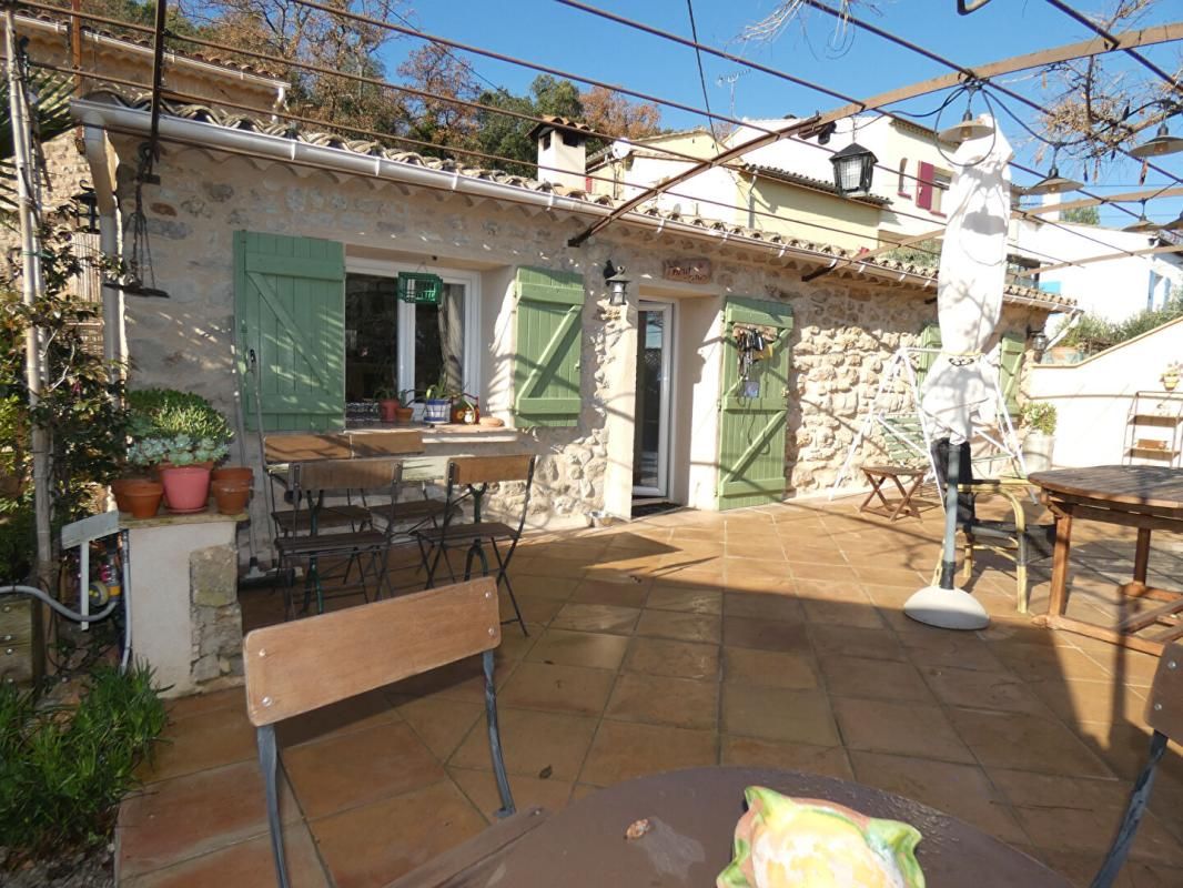 TARADEAU JOLIE MAISON EN PIERRE PLEINE DE CHARME 1