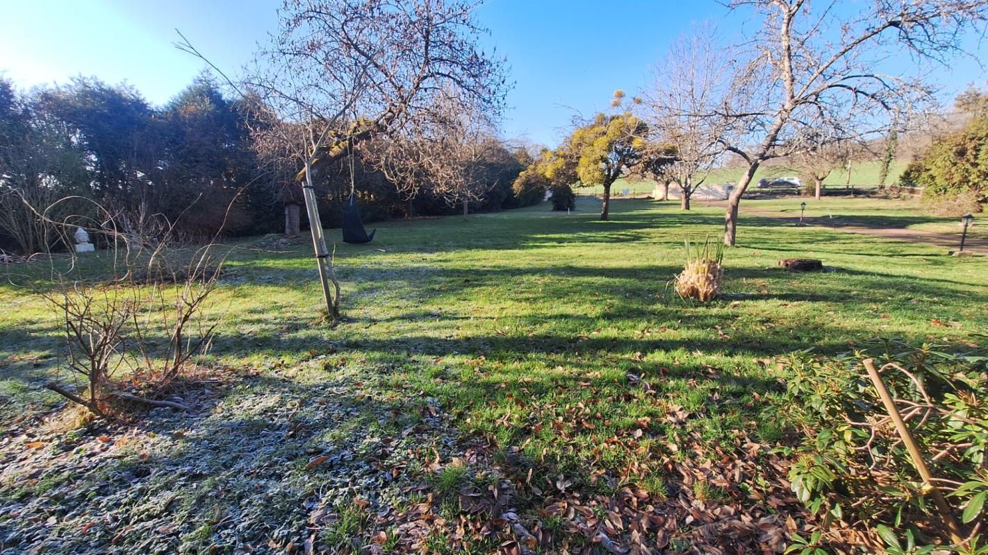 FORGES-LES-BAINS Maison Familiale 8 pièces 200m² sur sous sol total 2