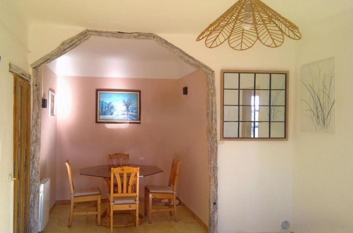 SAINT-ETIENNE-LES-ORGUES Charmante maison de village T3 avec 2 terrasses et grand garage 149 000 2