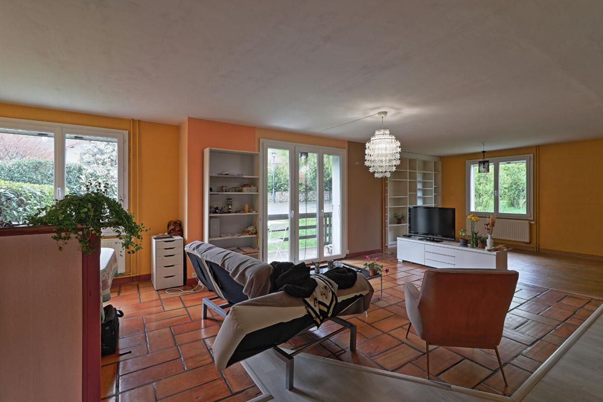 ANNECY-LE-VIEUX Maison mitoyenne Annecy Le Vieux 7 pièces 160 m², parcelle de 636 m² 2