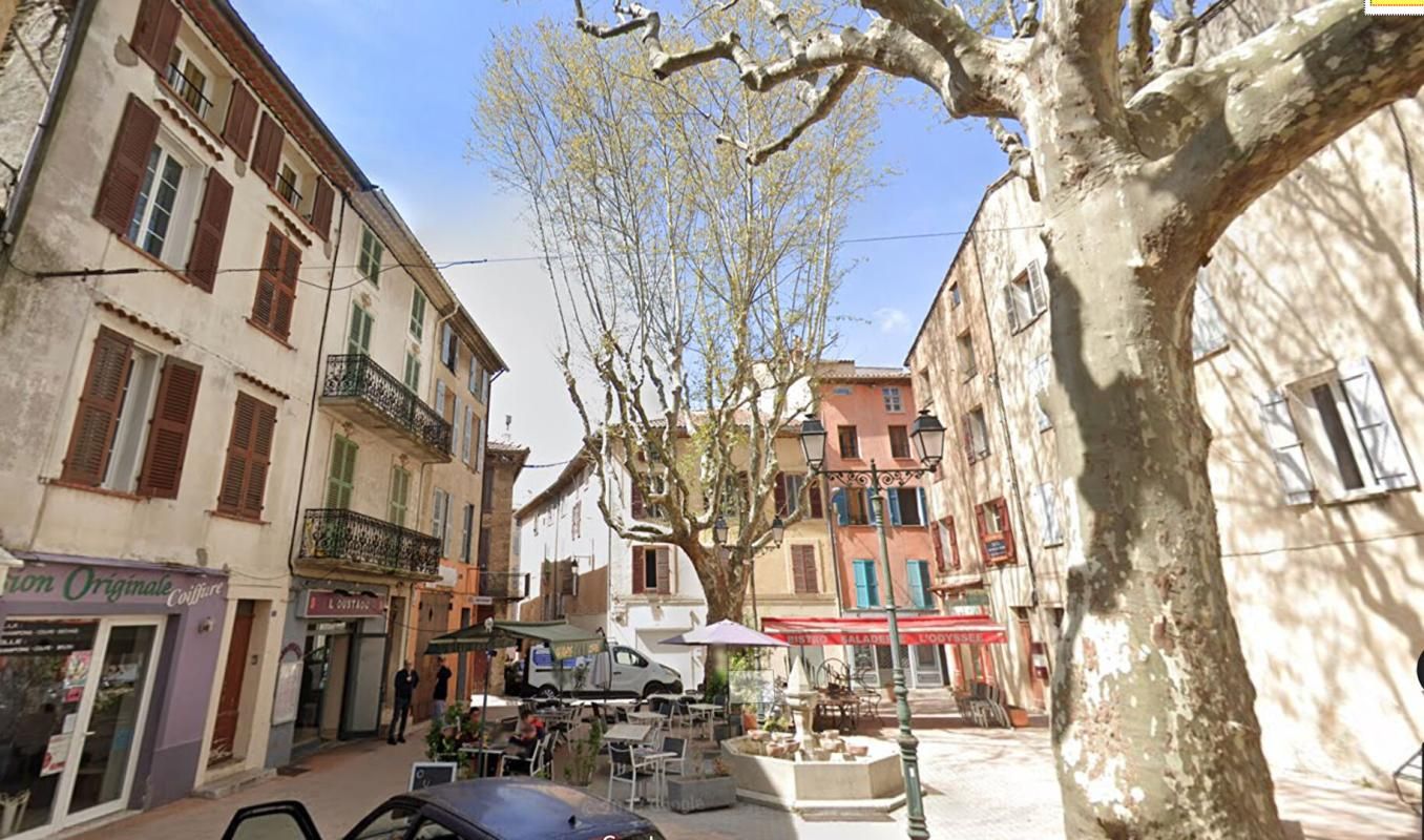 SALERNES EXCLUSIVITE SALERNE - Local commercial centre ville 60 m² 2