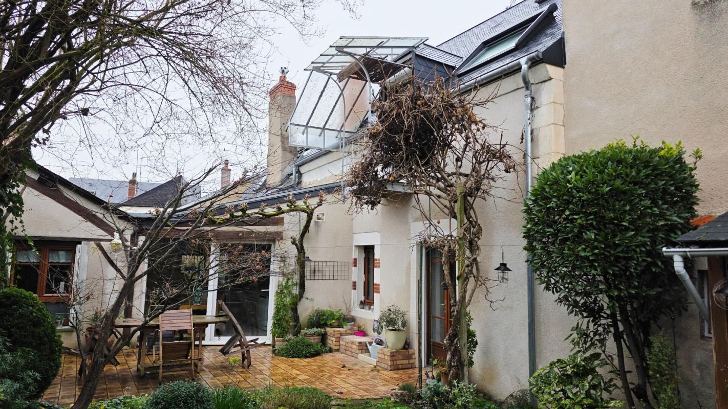 BOURGES MAISON 116M² 4 PIECES JARDIN GARAGE MARAIS