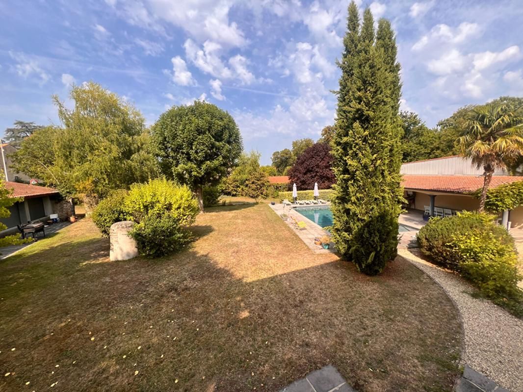 VARENNES-SUR-MORGE Propriété de charme 4