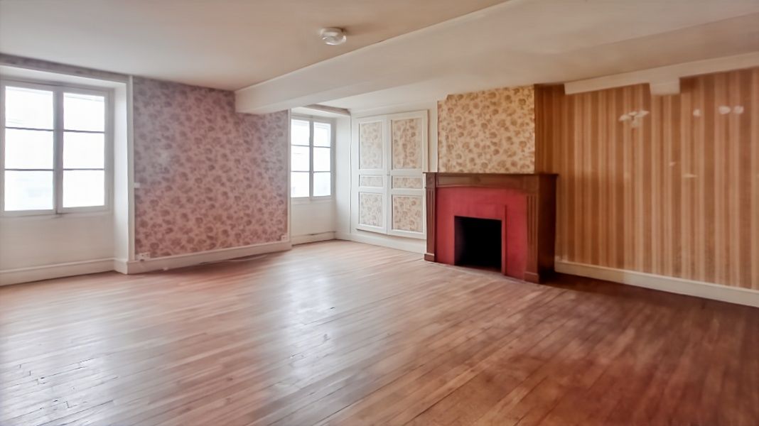 SAINT-BENOIT-DU-SAULT Maison  9 pièce(s) 260 m2 2