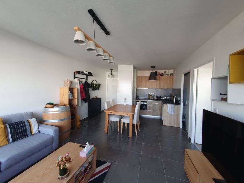 BORDEAUX 33000 BORDEAUX  APPARTEMENT T2 43 m2 +1 PLACE PARKING COUVERT 2