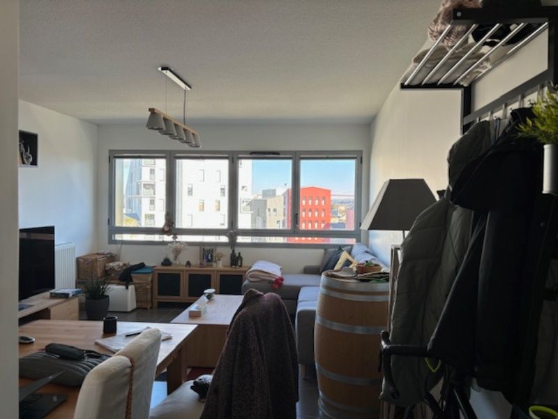 BORDEAUX 33000 BORDEAUX  APPARTEMENT T2 43 m2 +1 PLACE PARKING COUVERT 4