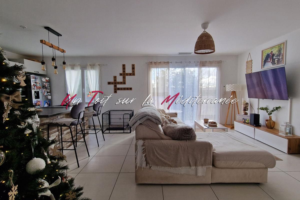 PIERREFEU-DU-VAR Charmante maison de 90m2 en plain pied, 3 chambres, jardin 4