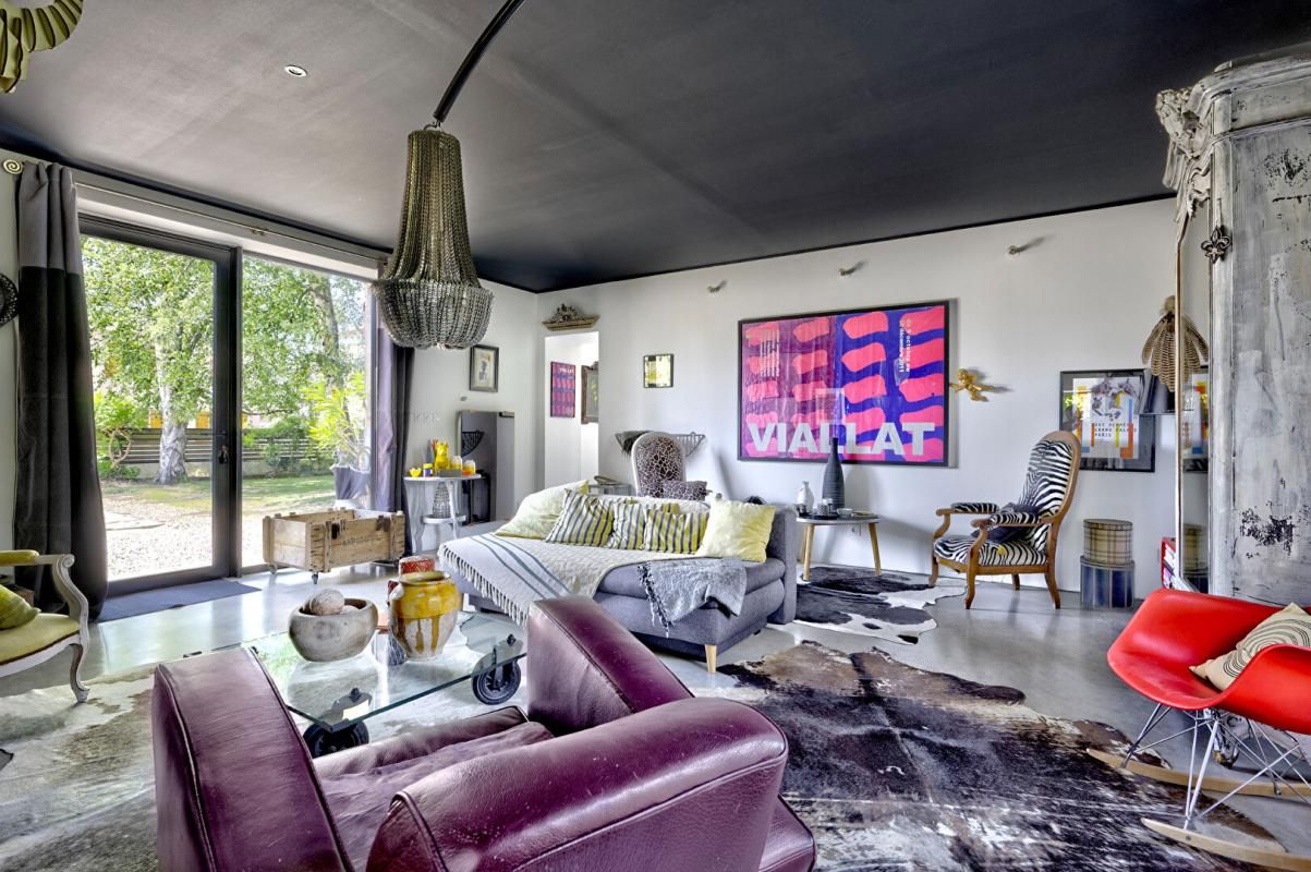 CASTELNAU-DE-MEDOC Loft d'exception de 225 m² ? Ancien chai réhabilité ? Jardin paysager & terrasses Castelnau-de-Médoc 3