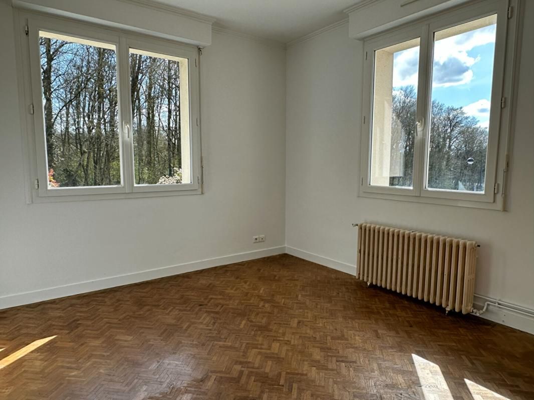 LES ESSARTS Investissement locatif ? Maison individuelle avec 2 logements loués 2