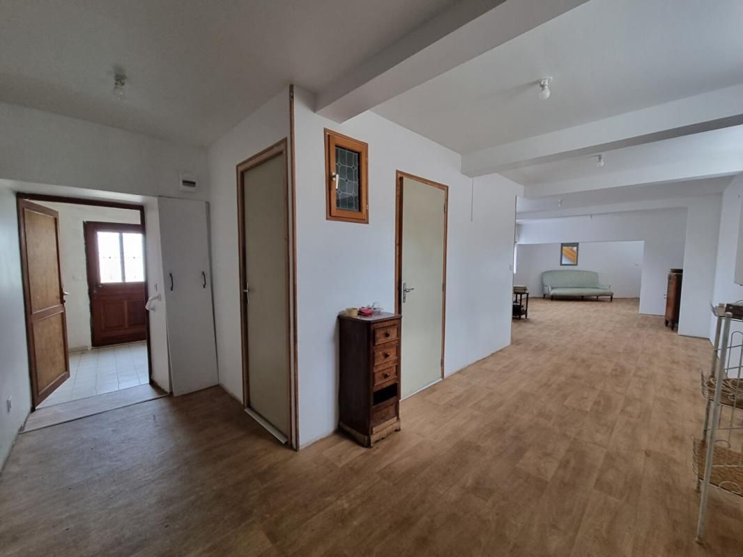 NAMPCELLES-LA-COUR Maison Nampcelles La Cour 8 pièce(s) 163 m2 2