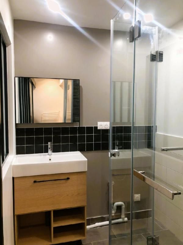 PARIS-11E-ARRONDISSEMENT Studio de charme refait à neuf- Faubourg Saint-Antoine 3