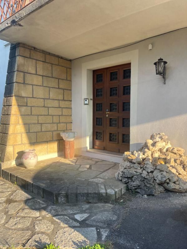 ALES En exclusivité au quartier du Bas Brésis, grande maison d'architecte disposant de 2 logements , terrain constructible quart 4