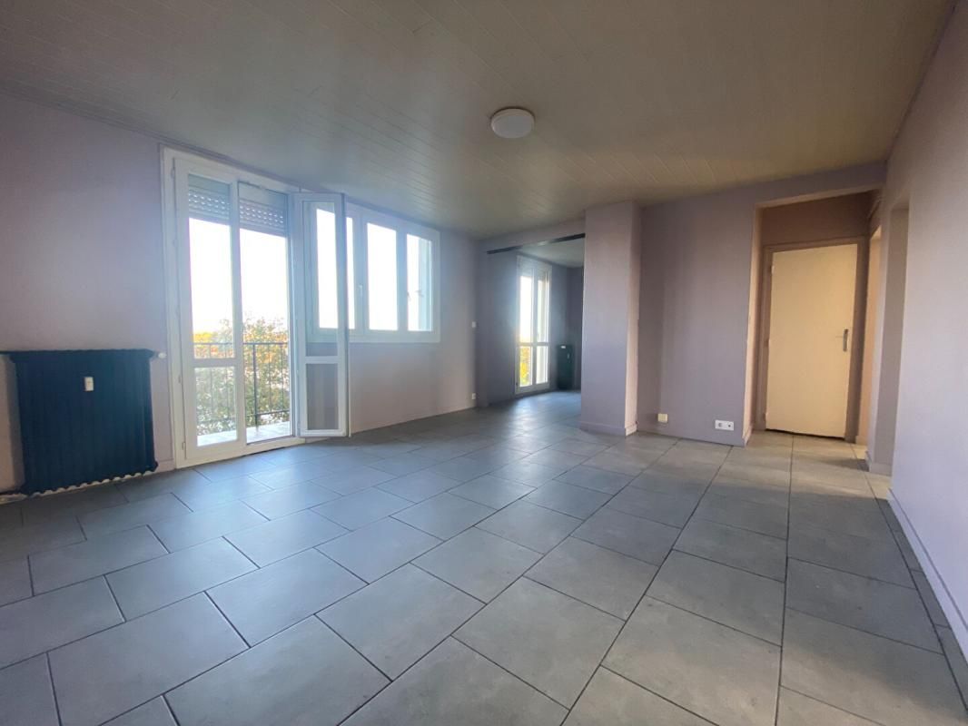 NIORT Appartement Niort 5 pièce(s) 77.15 m2 1