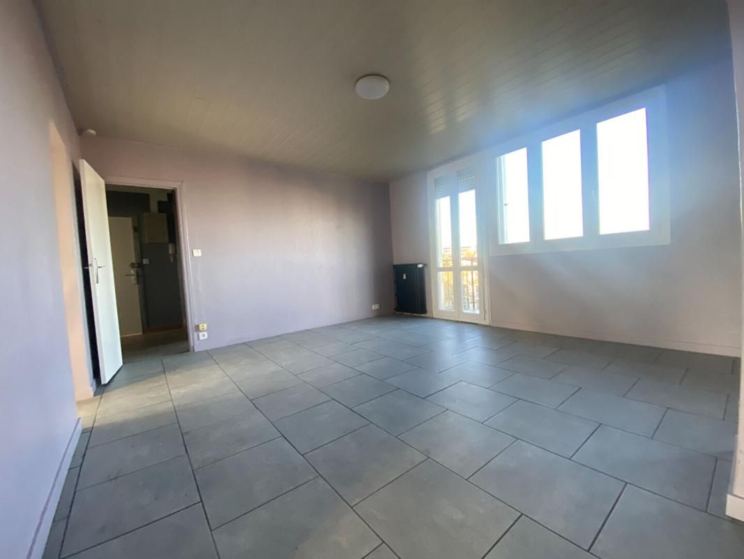 NIORT Appartement Niort 5 pièce(s) 77.15 m2 3