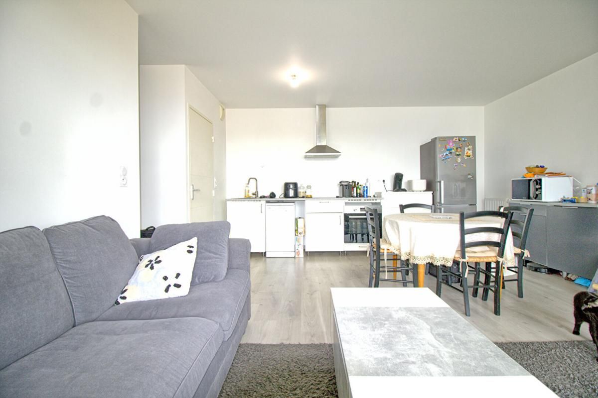 AVRILLE Bel appartement récent 66 m² avec terrasse PROCHE TRAM .AVRILLE/ 4