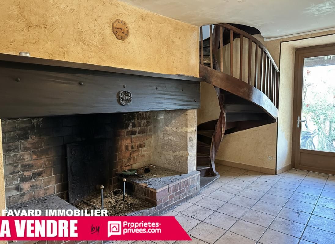 VOUTEZAC Maison de caractère à fort potentiel - Voutezac (19130) 2