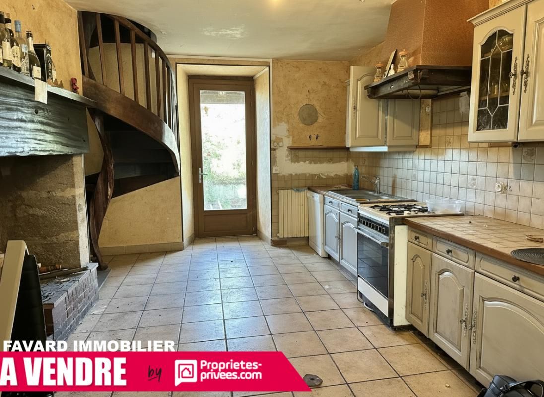 VOUTEZAC Maison de caractère à fort potentiel - Voutezac (19130) 3