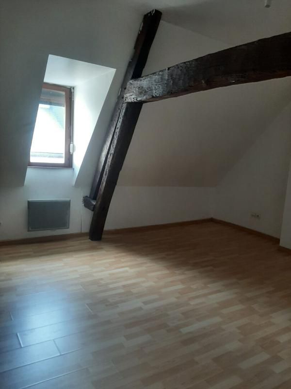 NOYON APPARTEMENT T3 3