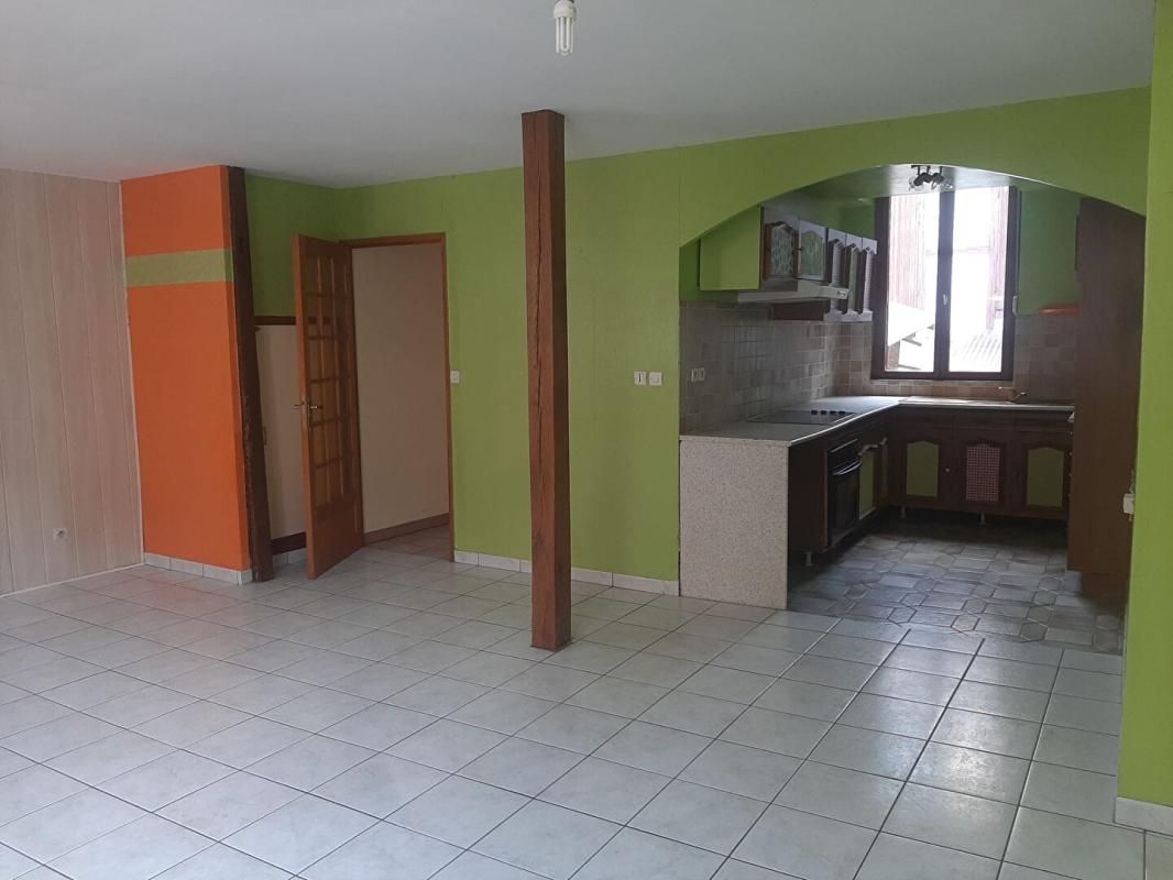 NOYON APPARTEMENT T3 4
