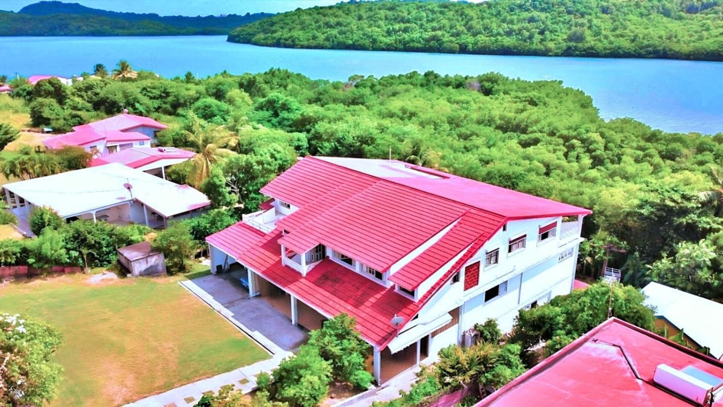 IMMEUBLE DE RAPPORT F 22 AU VAUCLIN ACCES DIRECT MER - PONTON PRIVE