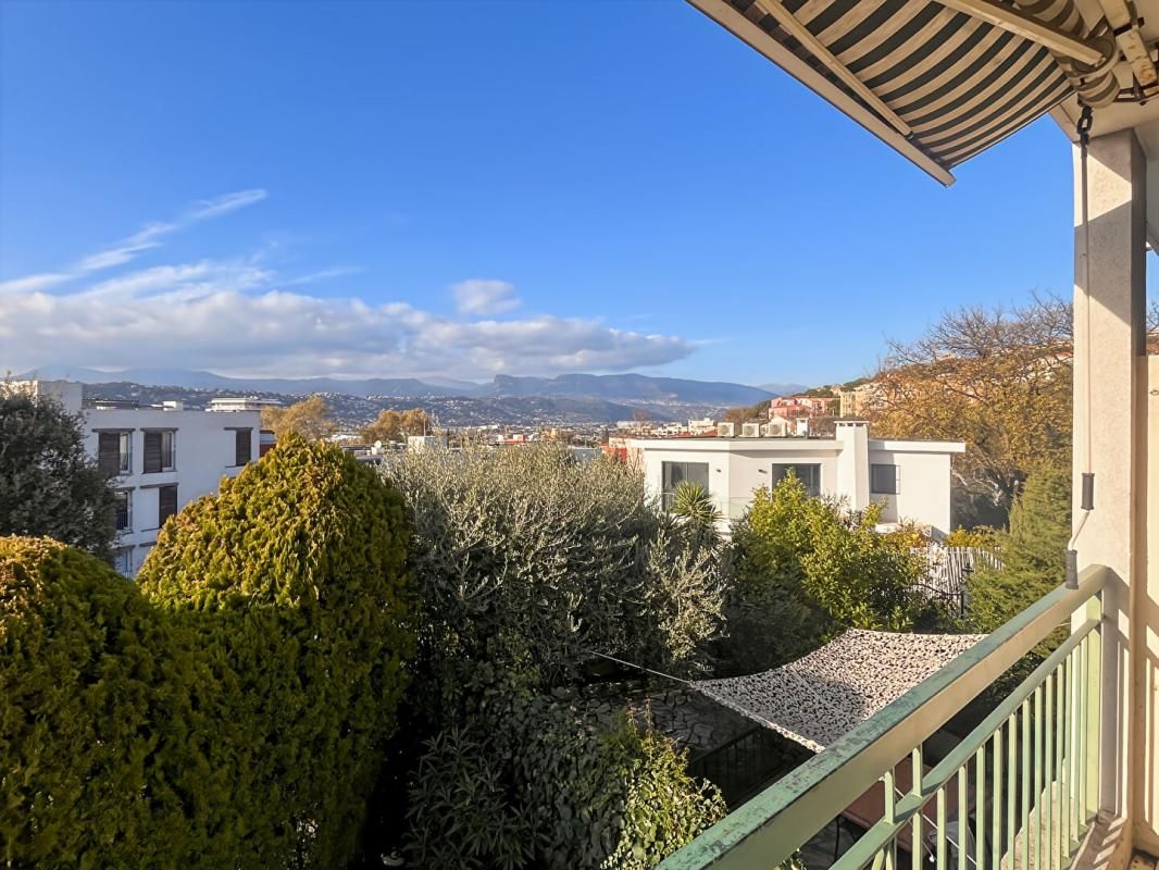 NICE NICE OUEST  - MAGNIFIQUE 3 PIECES LUMINEUX A RENOVER - EXPO SUD - DOUBLE BOX 3