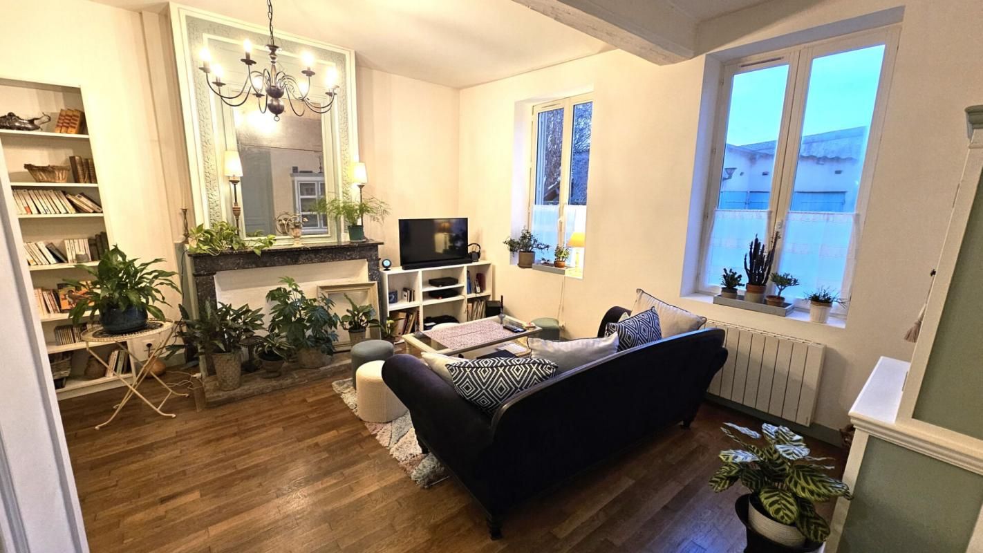 CHARTRES Chartres hyper centre / Magnifique 2 pièces en rez-de-chaussée + parking 3