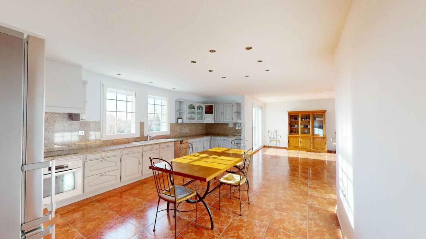 BERNAY-VILBERT PROPRIÉTÉ DE STANDING  300 m2 de 8 PIÈCES 540 000 4