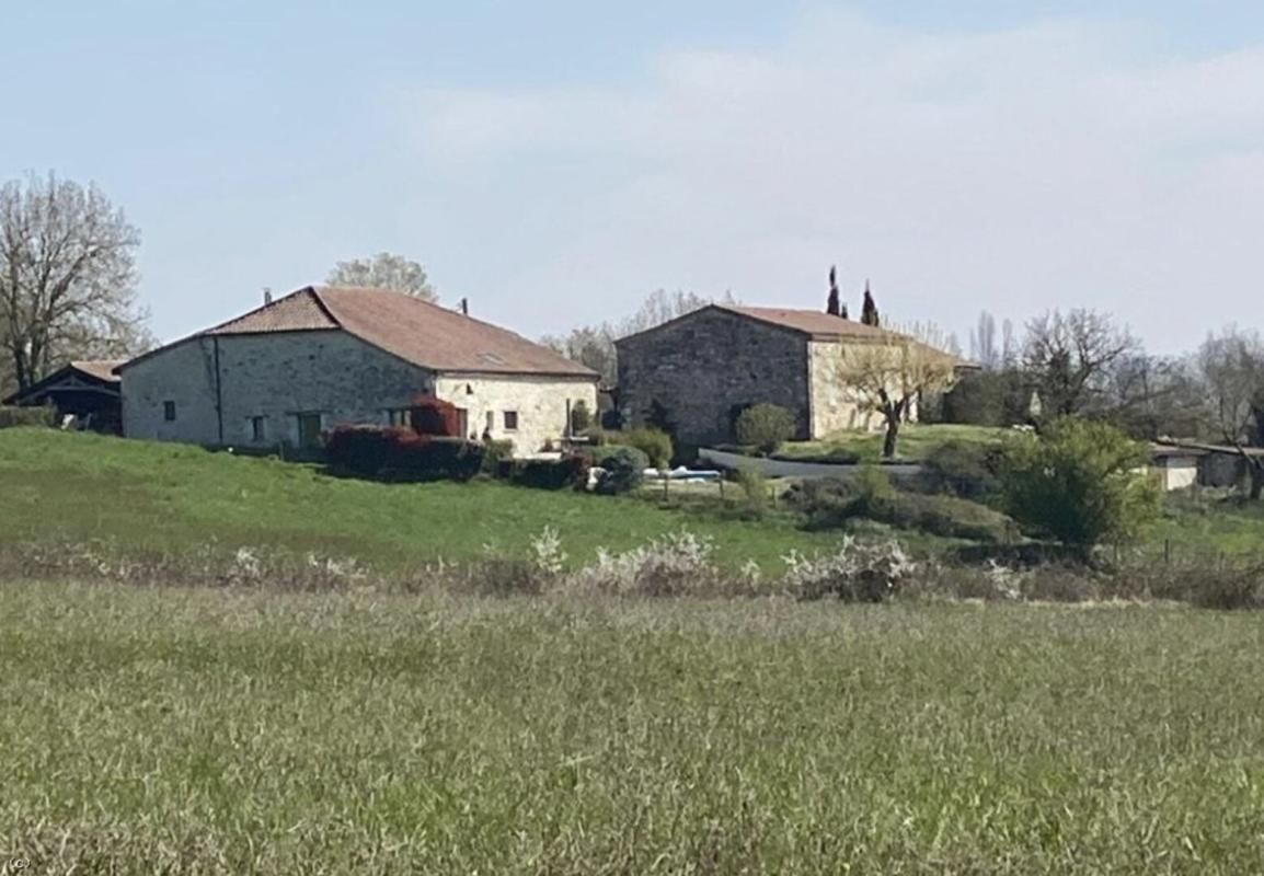 LA SAUVETAT-SUR-LEDE Grange convertie en loft avec maison d'amis, piscine chauffée et dépendances 2