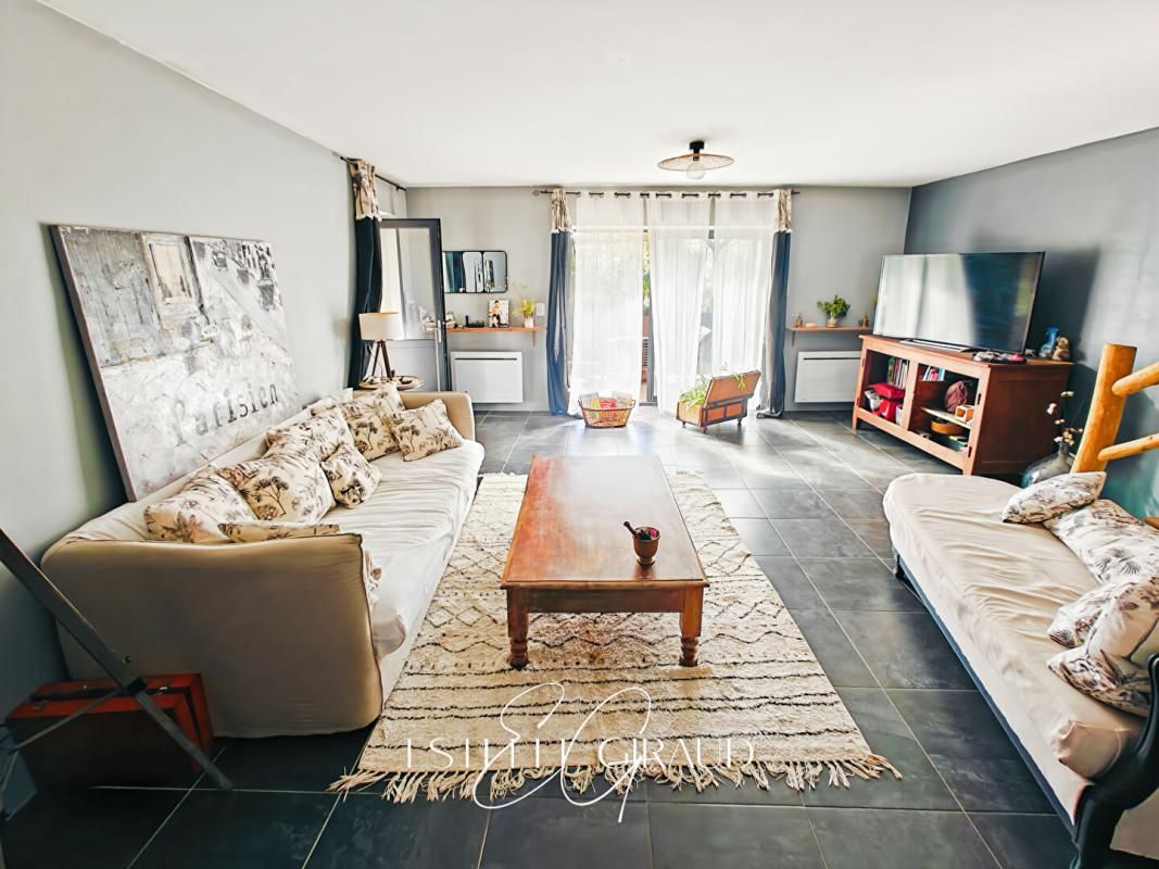 SIRAN Métairie entièrement rénovée, 3 pièces, jardin, terrasse, abri 3