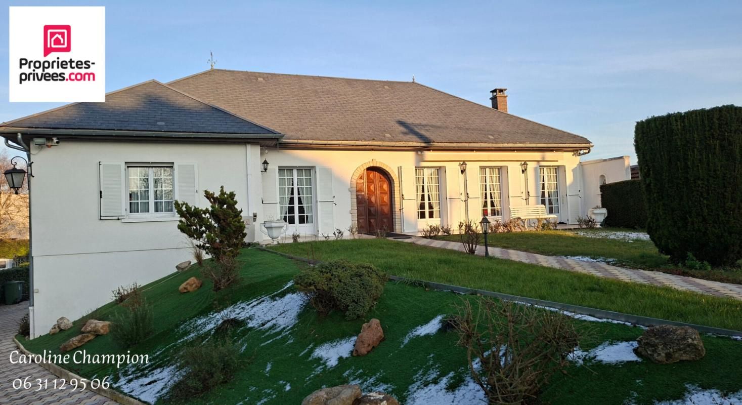 SAINT-JULIEN-LES-VILLAS Maison  7 pièce(s) 214 m2 2