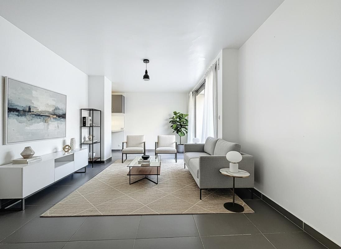 Appartement  3 pièces  METRO 7 LOUIS  ARAGON