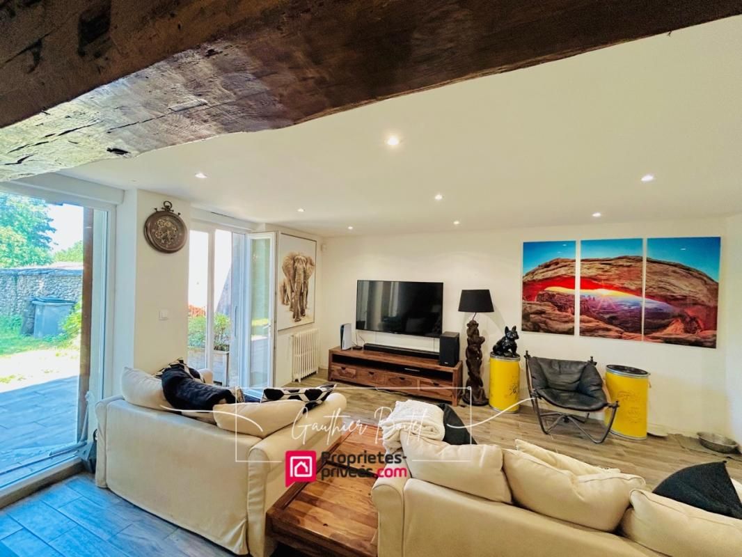 ROZAY-EN-BRIE Maison de caractère rénovée - Centre de Rozay-en-Brie 8 pièce(s) 6 chambres 167 m2 4