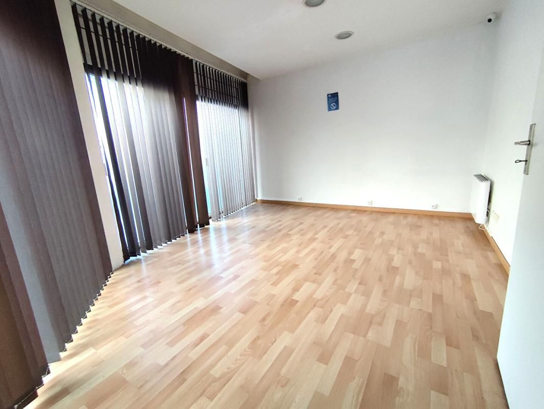 SAINT-BRIEUC 22000 SAINT BRIEUC - IMMEUBLE MIXTE, COMMERCE ET LOGEMENT  180 m2 3