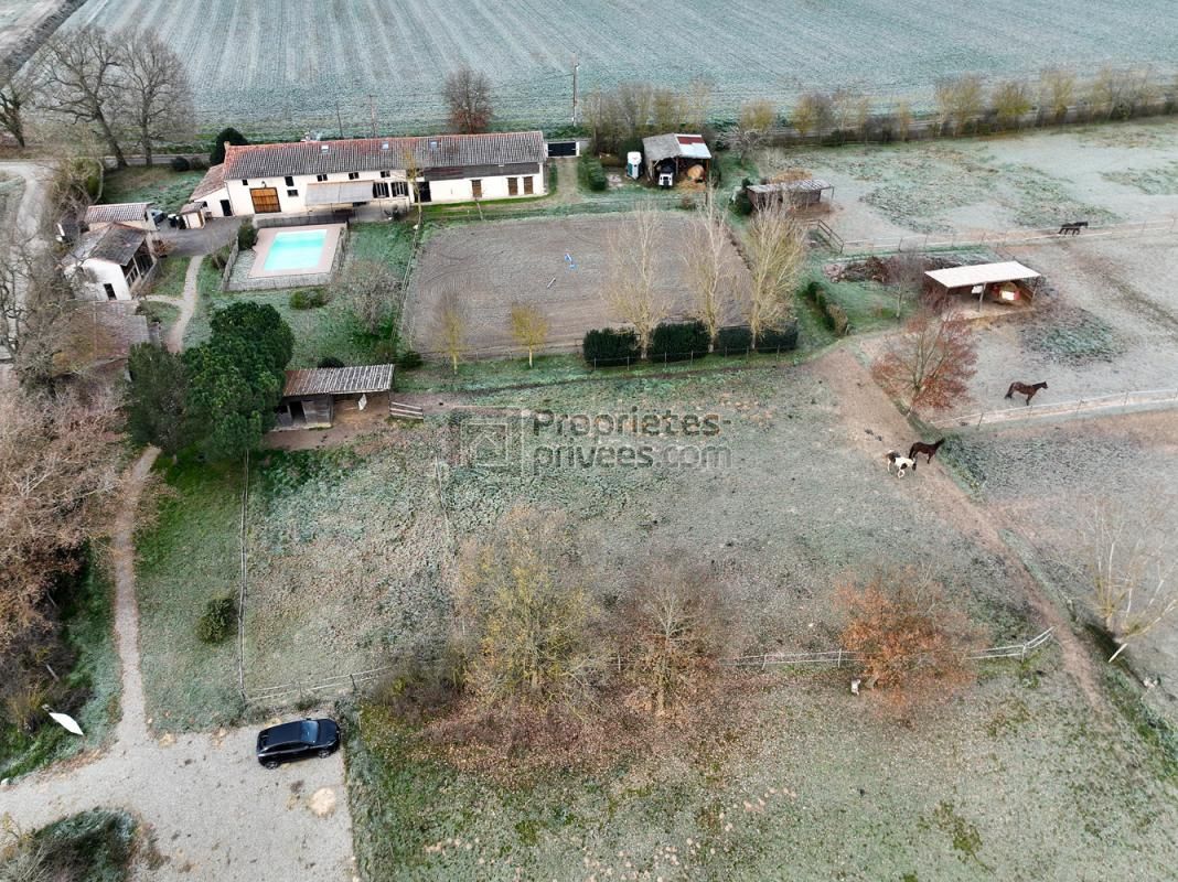 AUCAMVILLE PROPRIETE : LONGERE, GITE, SALLE DE SPORT/ACTIVITE EQUESTRE 1