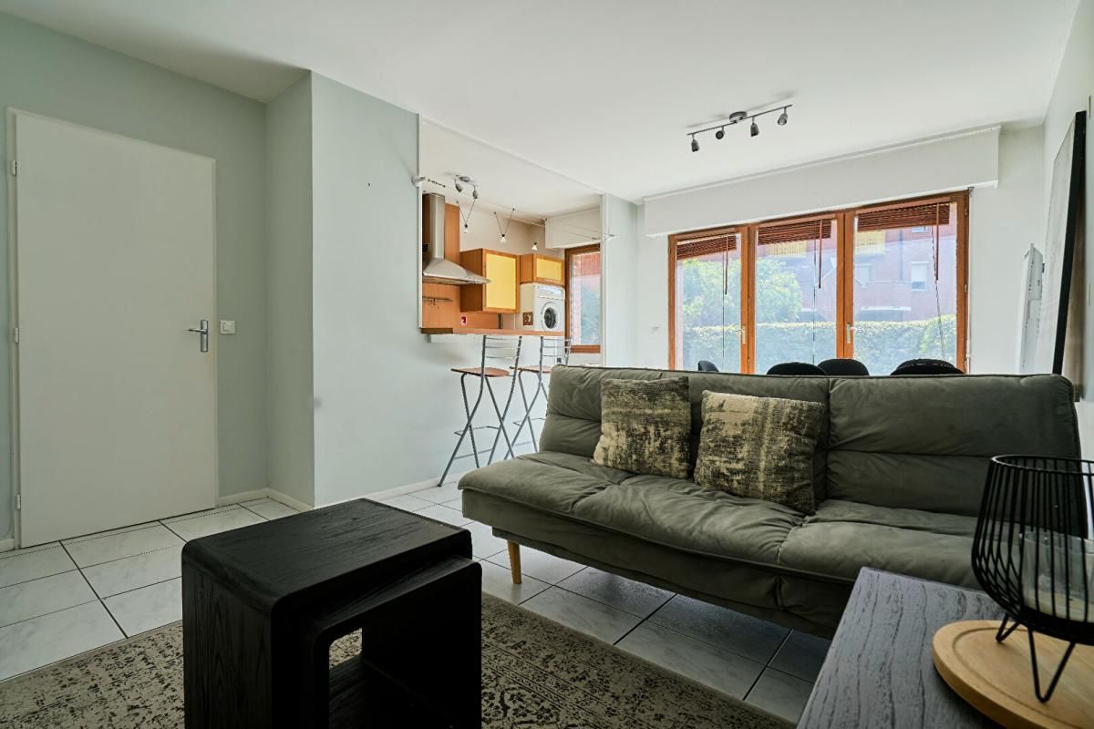 LILLE Lille  Rdc 2 pièce(s) 48.41 m2 avec Jardin et Place de Parking 3