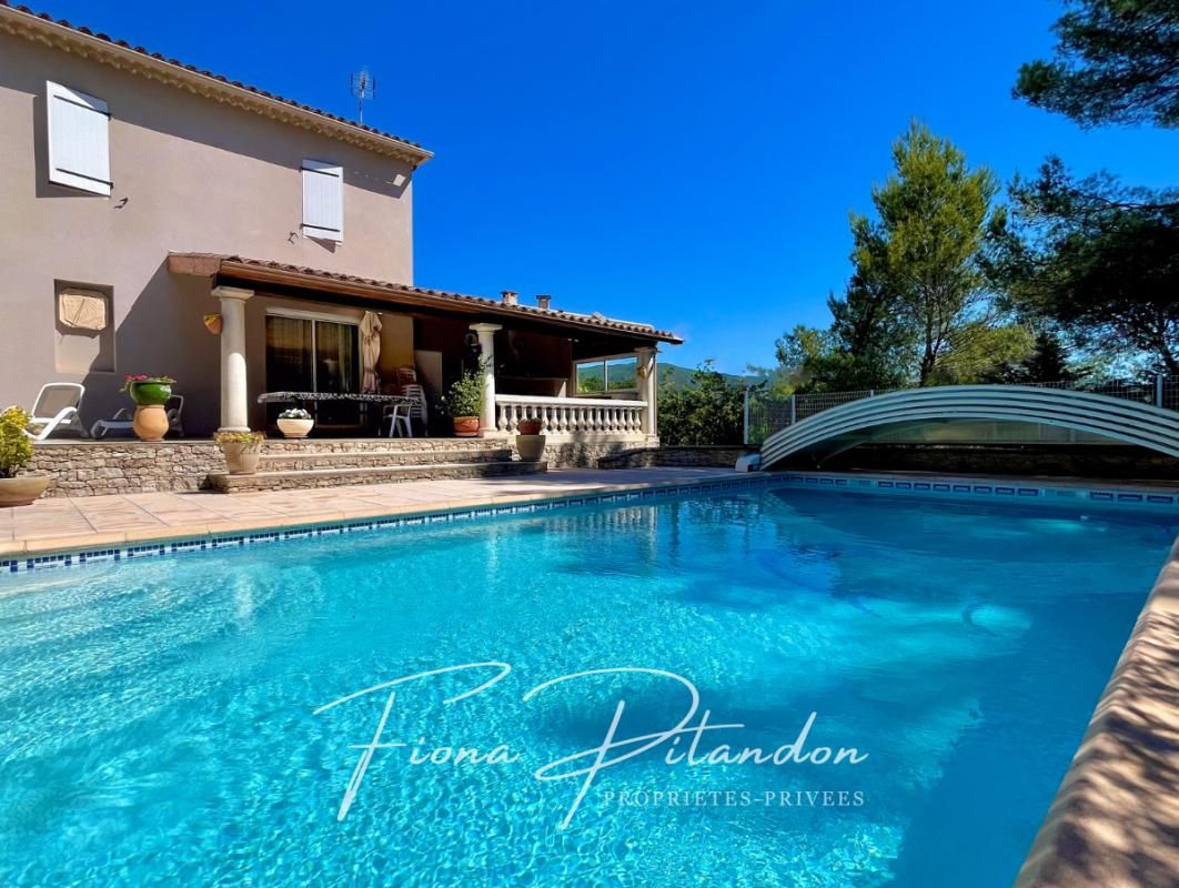 LAURIS VILLA de plus de 200m2 sur un terrain de 2000m2 2