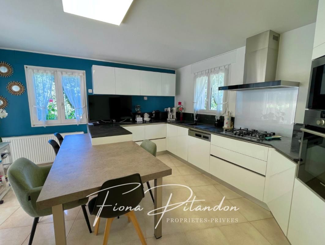 LAURIS VILLA de plus de 200m2 sur un terrain de 2000m2 4