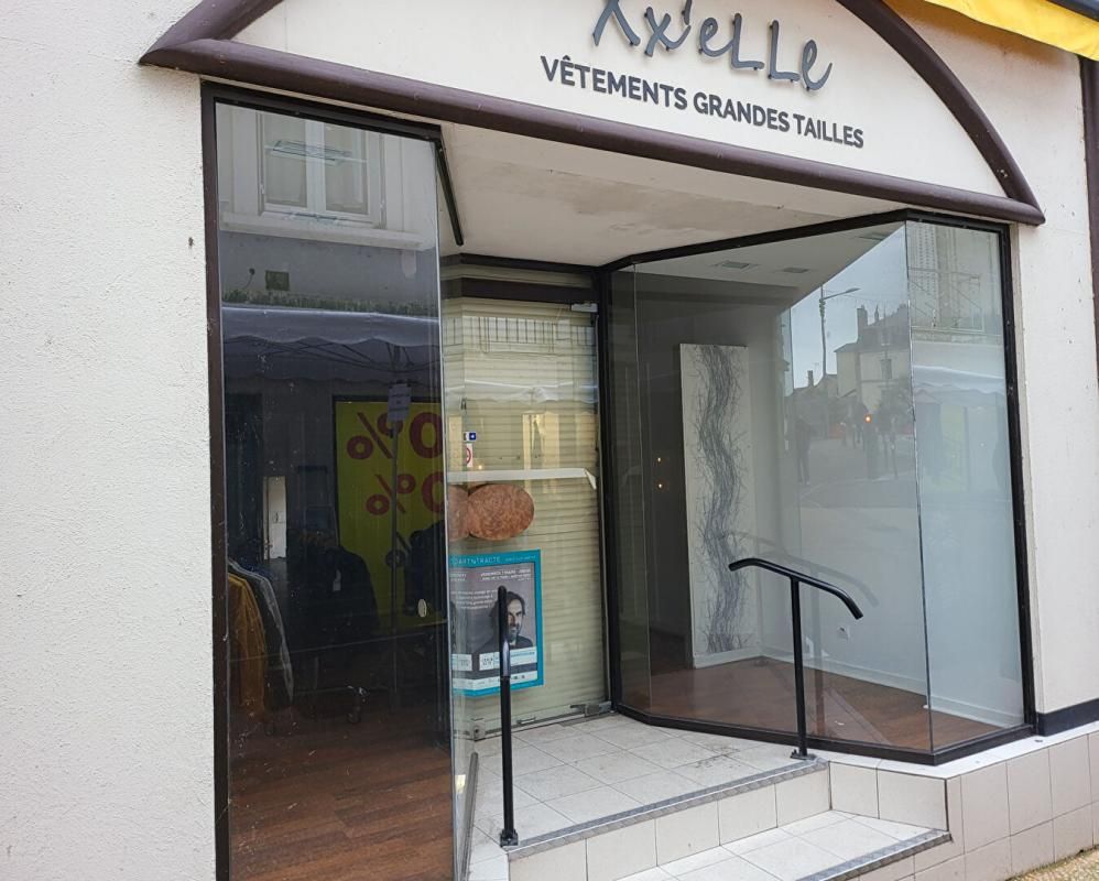 SABLE SUR SARTHE - Local commercial  ou bureau