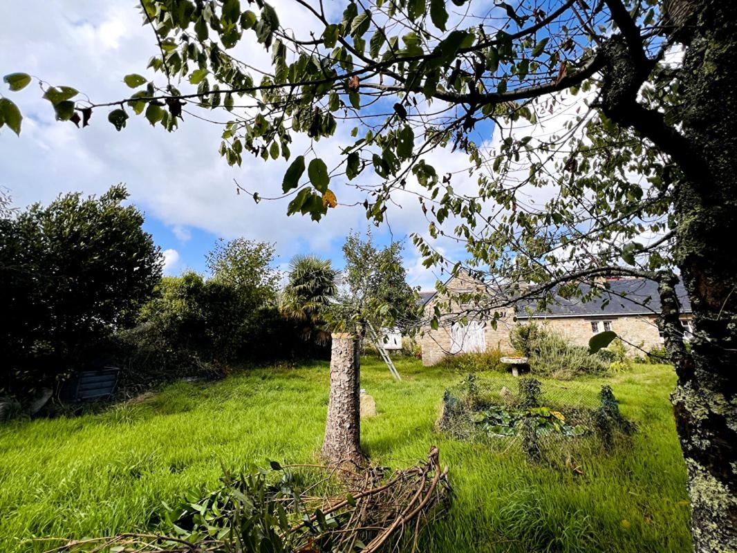 ARRADON LONGERE T4- 90 m2-Terrain 1200 m2  Env- Annexe- Permis 3