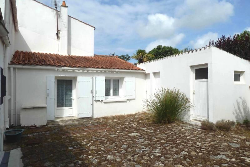 SAINT-GEORGES-D'OLERON 17190 - Maison 6 pièce(s) 106 m² + Garage 40 m² - Sauzelle - lIe d'Oléron - 2