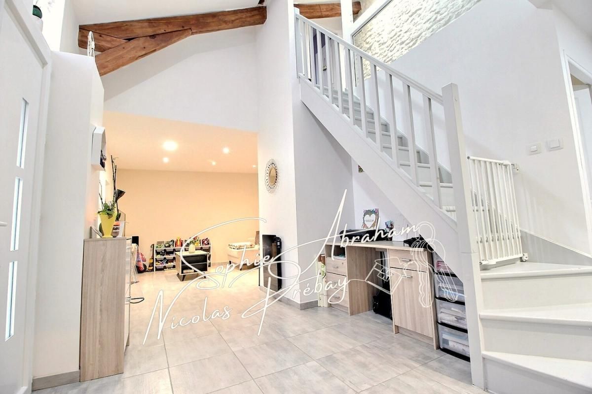 TOURY Maison en pierres de 3 pièces avec jardinet 1