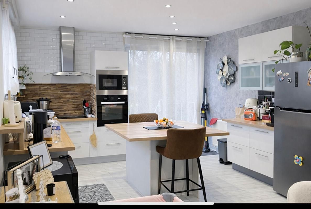 CHAUNY Maison 5 pièce(s) - 106 m2 habitables - terrain 1448  m2 2