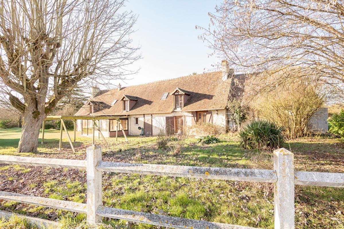 SAINT-HILAIRE-LA-GRAVELLE LIEUX UNIQUES ® x PROPRIÉTÉS PRIVÉES PROPOSE LONGÈRE DE 200 M²  SUR 4087 M² - SAINT-HILAIRE-LA-GRAVELLE 2